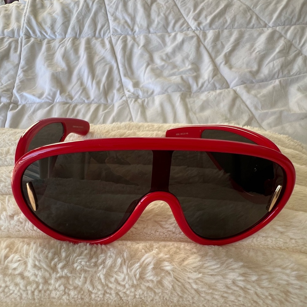 Loewe Paula’s Ibiza wave Red sunglasses - Picture 12 of 17